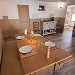 Διαμέρισμα Antonia Avec Piscine Commune - Centre