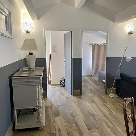 Antonia Avec Piscine Commune - Centre Καλβί