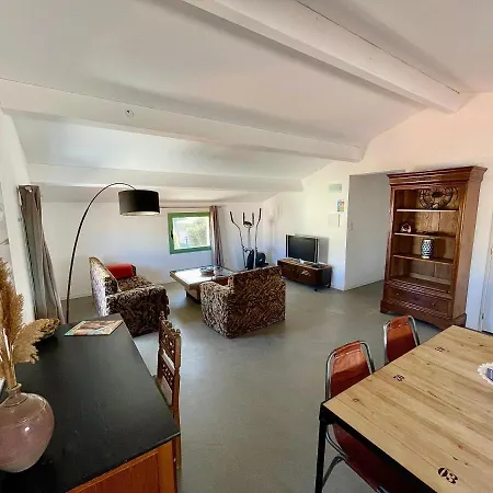 Antonia Avec Piscine Commune - Centre * Καλβί