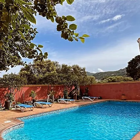 Antonia Avec Piscine Commune - Centre