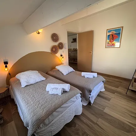 Διαμέρισμα Antonia Avec Piscine Commune - Centre