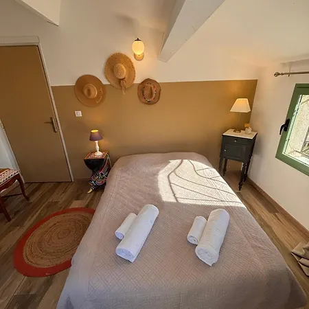 Antonia Avec Piscine Commune - Centre * Καλβί