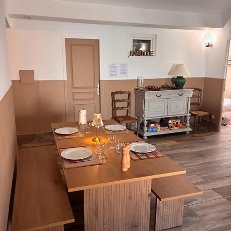 Antonia Avec Piscine Commune - Centre